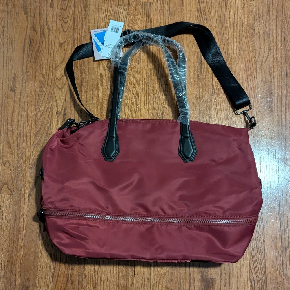 Mondani New York | Yoga Tote Weekender Bag | Maroon